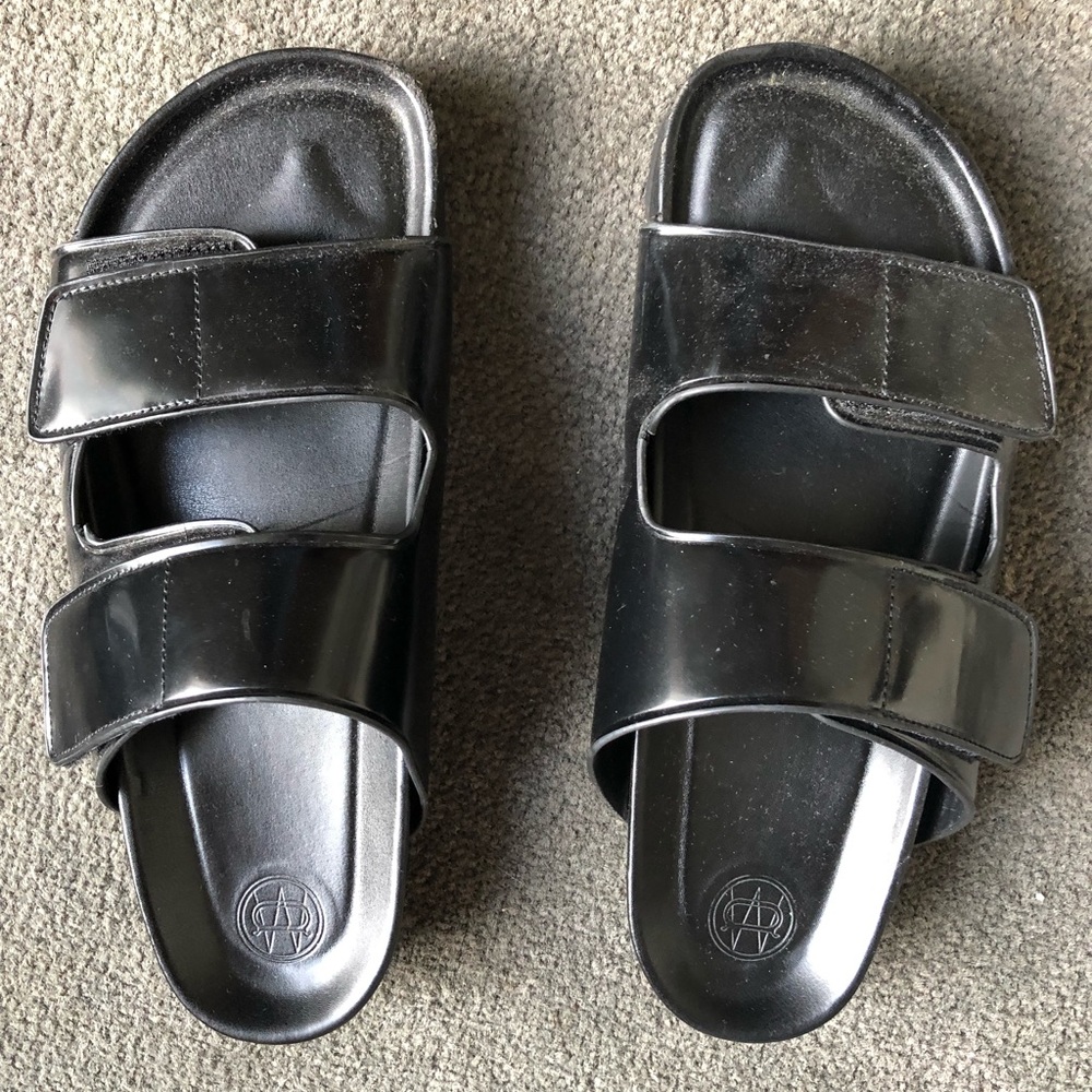 Massimo dutti black patent leather chunky slides